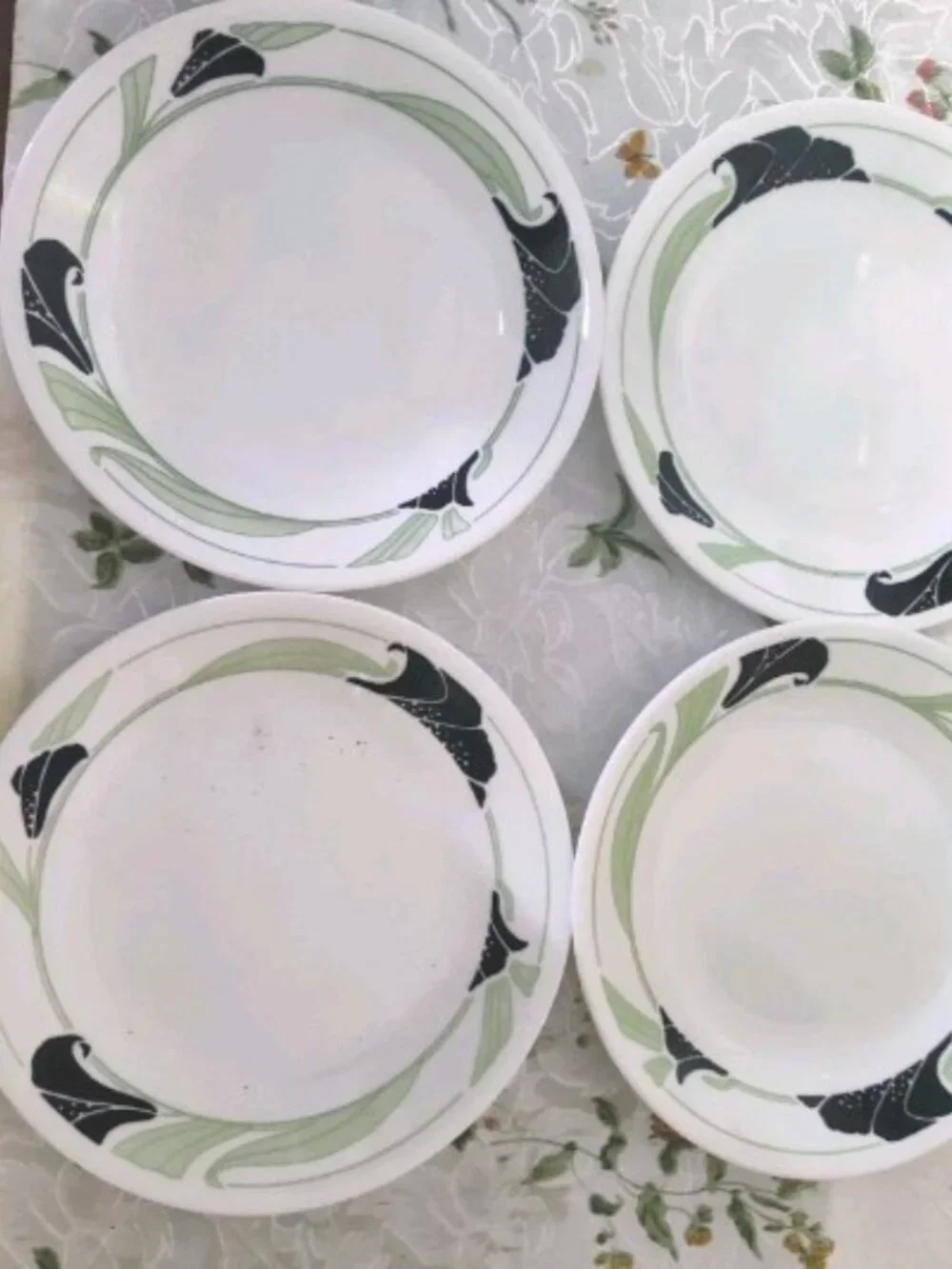 Lot of 10 Vintage Corelle Black Orchid Bread and Butter Plates 6-3/4.Discontinue